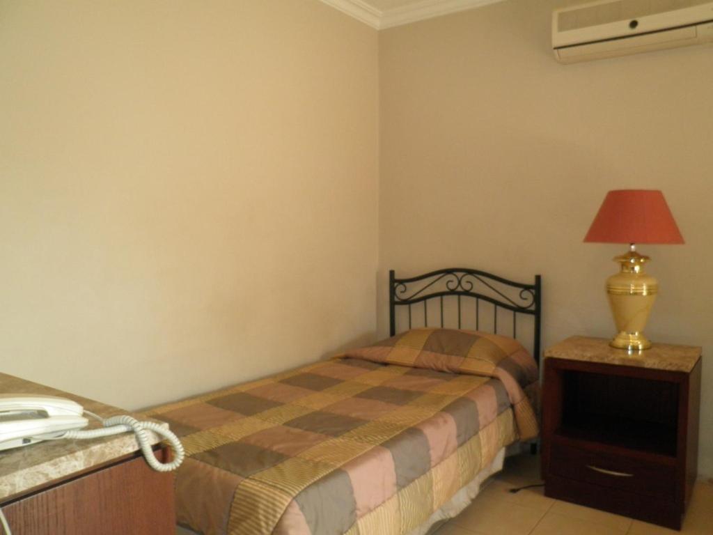Granada Suites Hotel Amman Oda fotoğraf