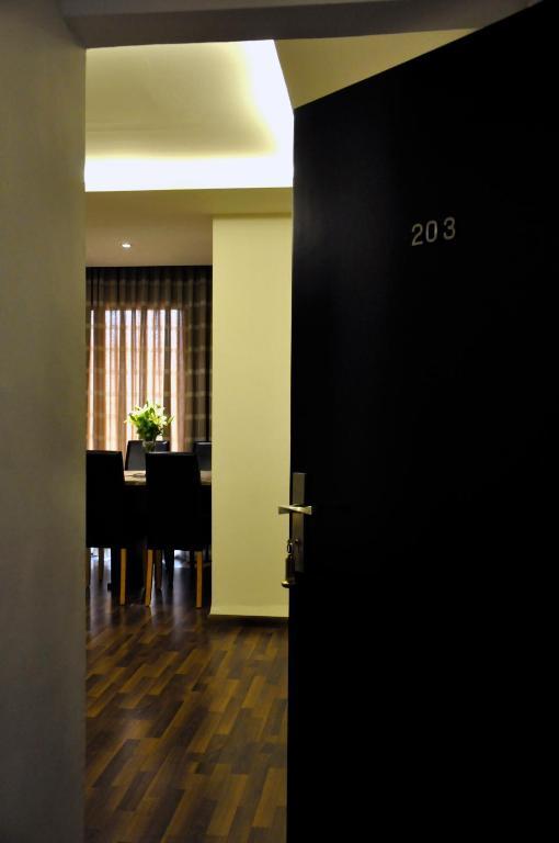 Granada Suites Hotel Amman Oda fotoğraf