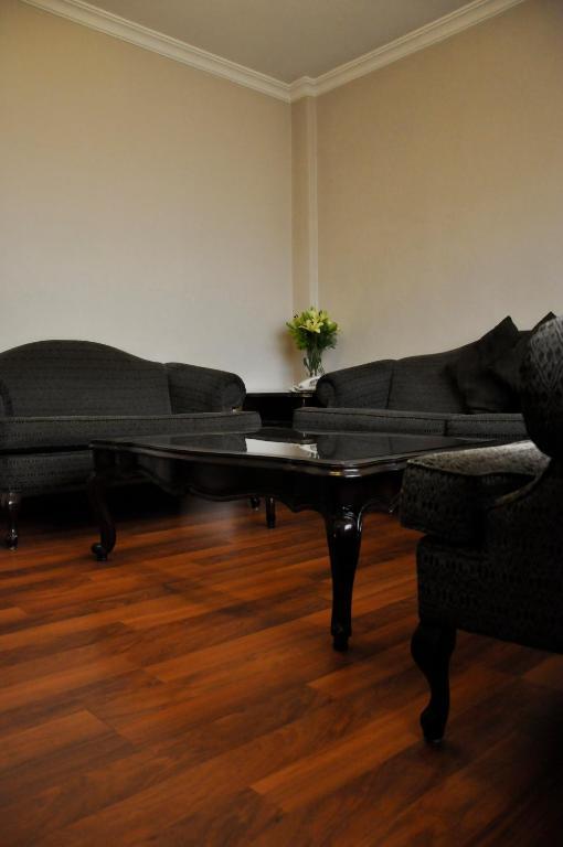 Granada Suites Hotel Amman Oda fotoğraf
