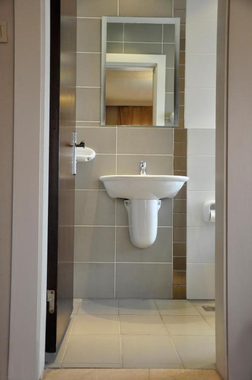 Granada Suites Hotel Amman Oda fotoğraf