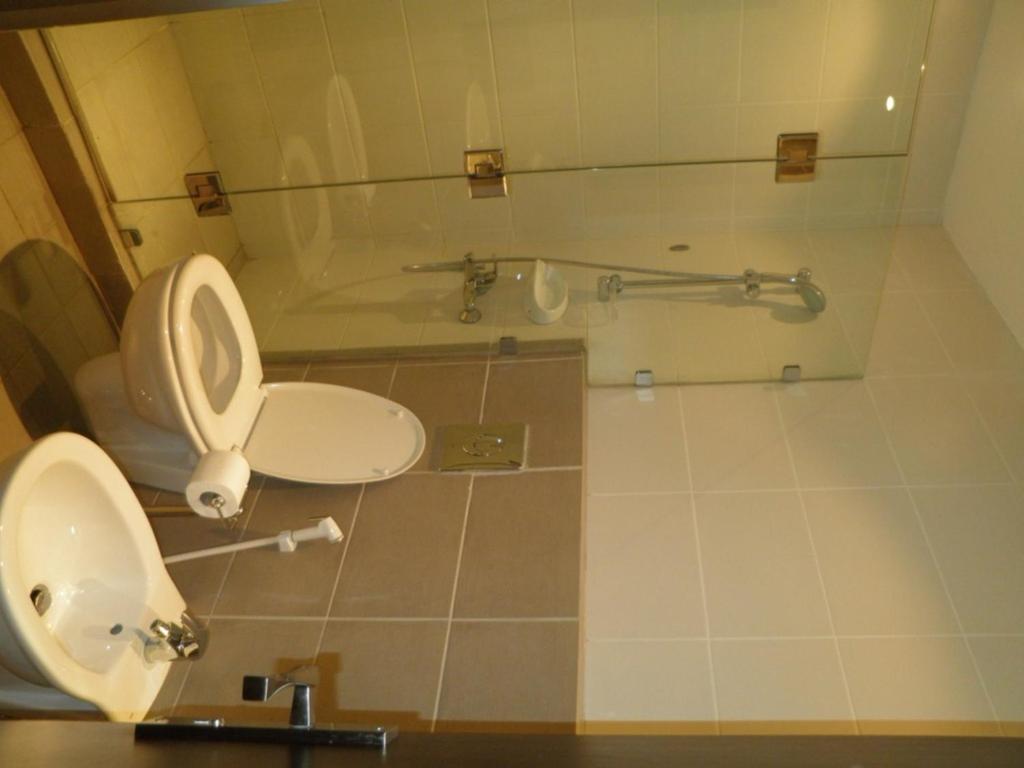 Granada Suites Hotel Amman Oda fotoğraf